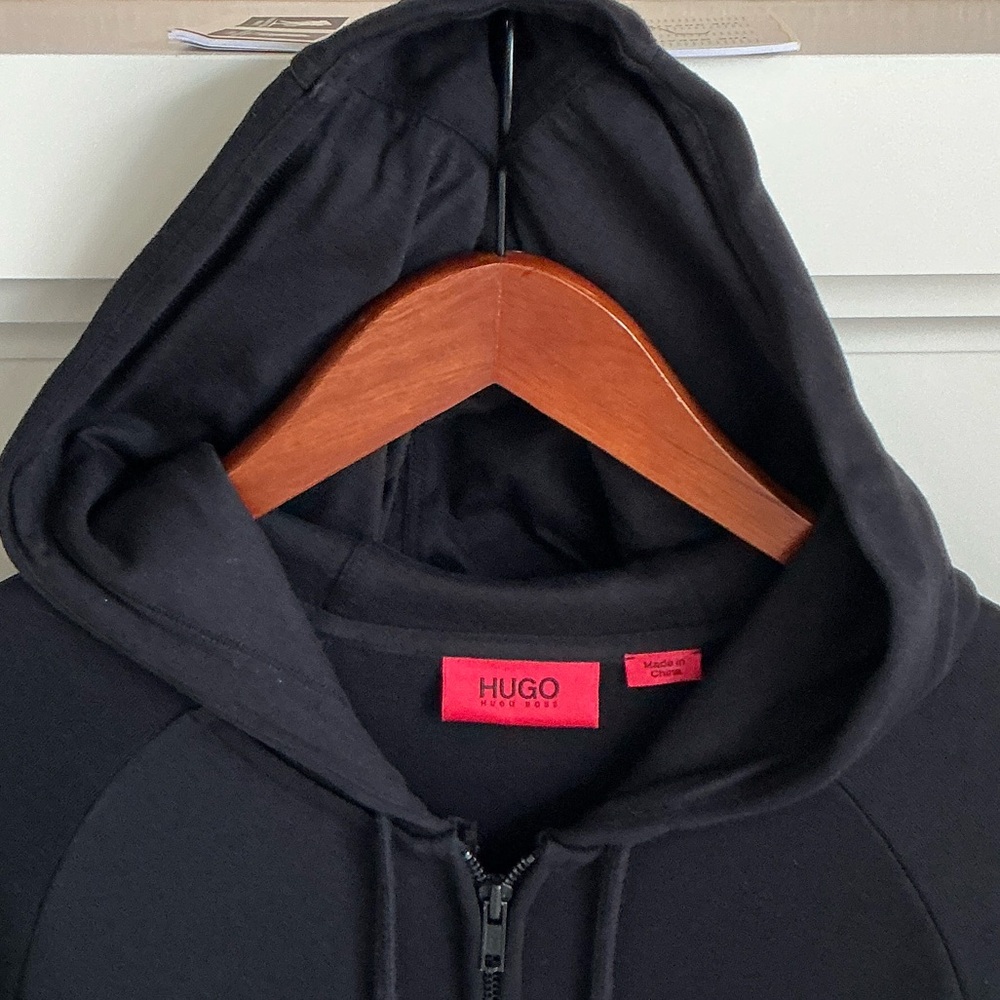 HUGO Classic Black Zip-Up Hoodie